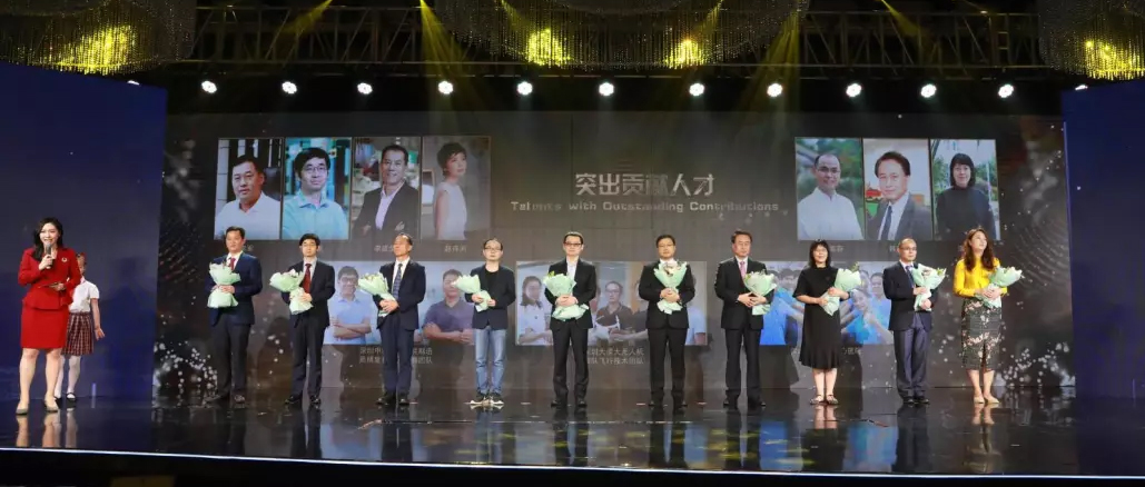 用一朵棉花改变天下，，，，尊龙凯时董事长李建全获龙华“突出孝顺人才”奖